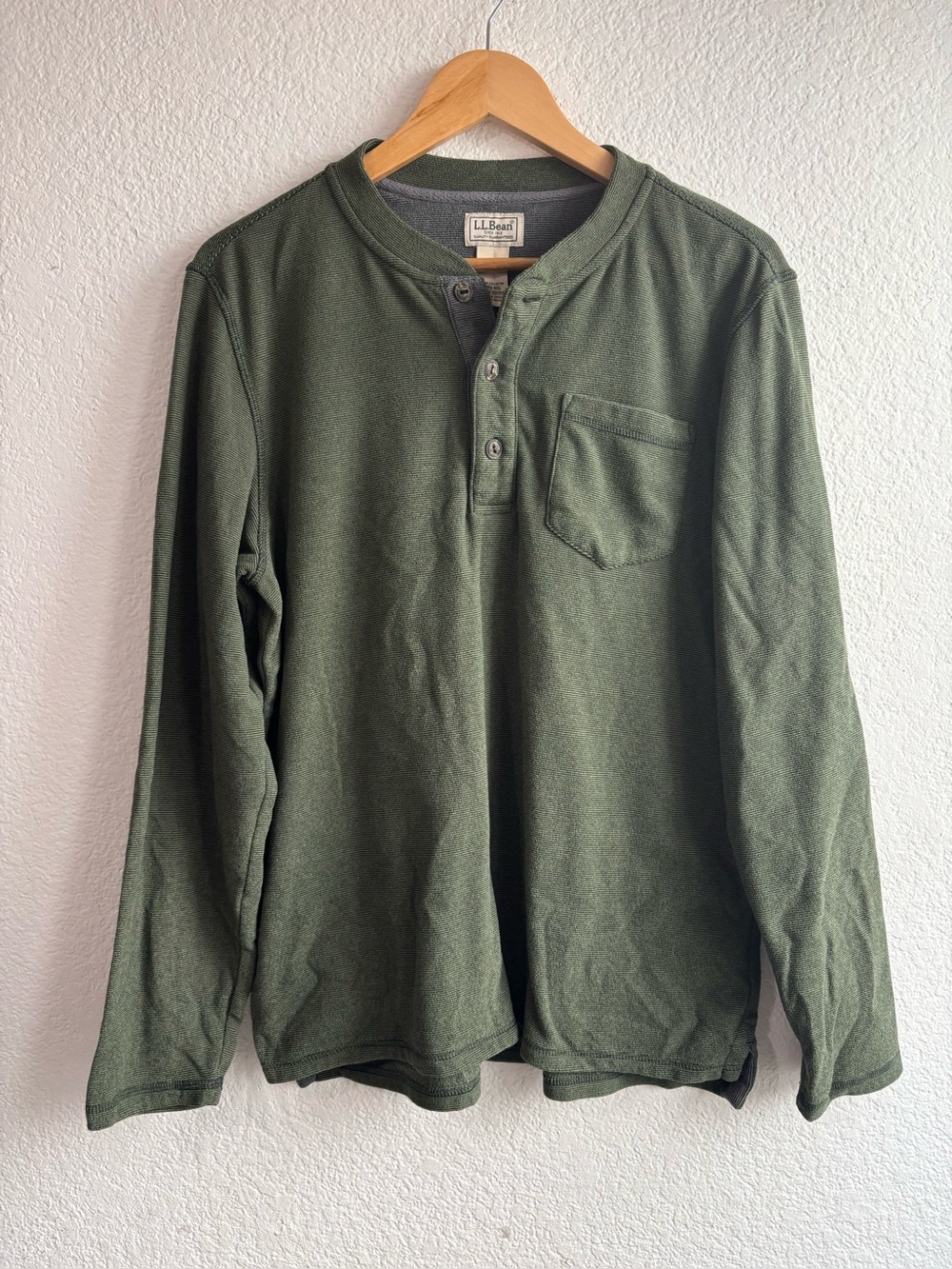 L.L. Bean Green Pull Over Henley Mens Size Medium